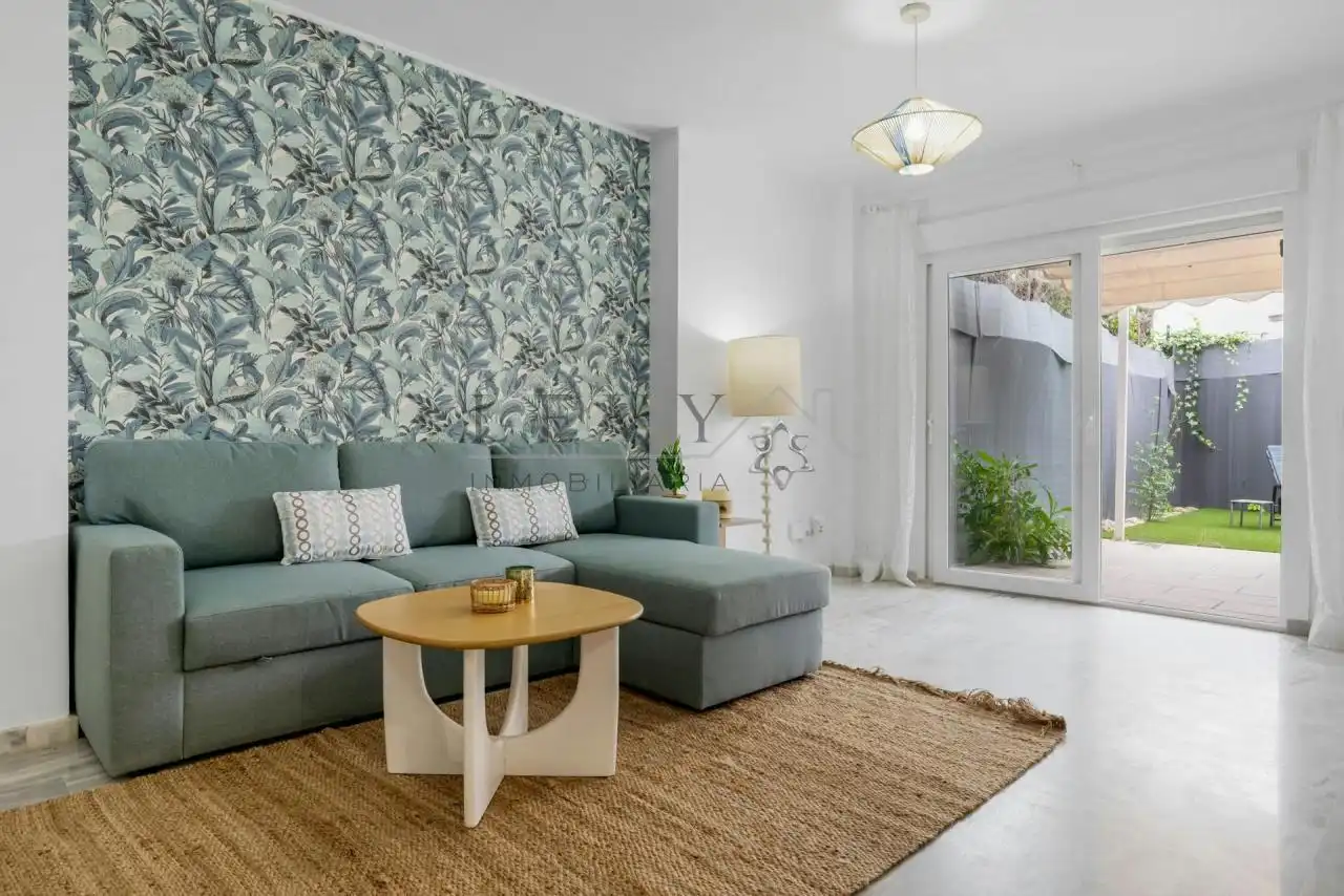 Sala d'estar de Planta baixa de lloguer en Marbella amb Calefacció, Terrassa i Piscina