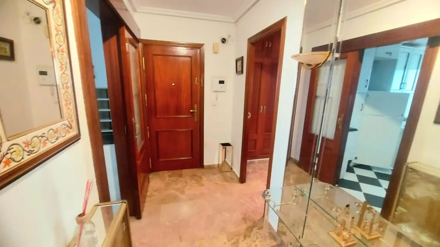 Piso de alquiler en Jaén con Calefacción, Terraza y Amueblado