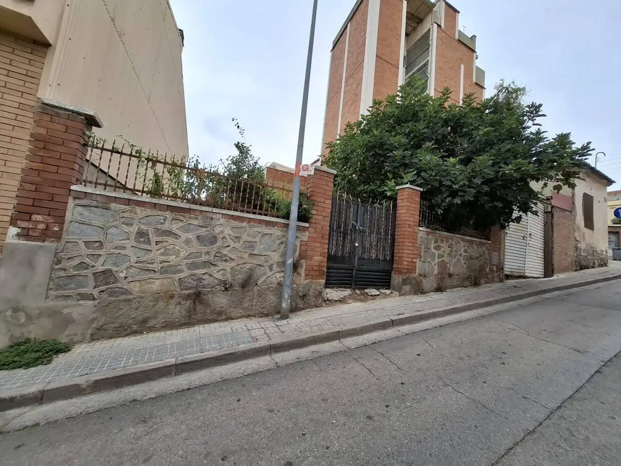 Vista exterior de Residencial en venda en Rubí