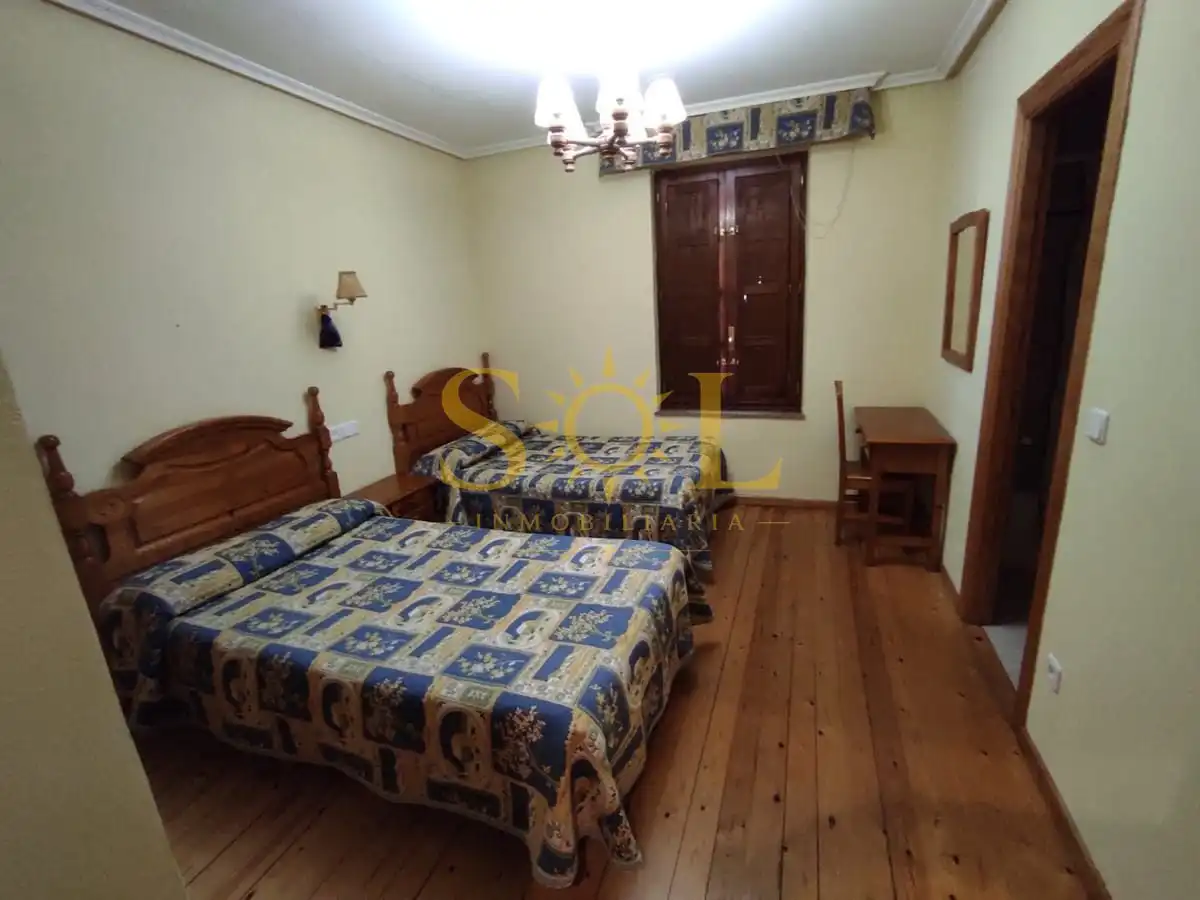 Schlafzimmer von Gebäude zum Verkauf in Luyego