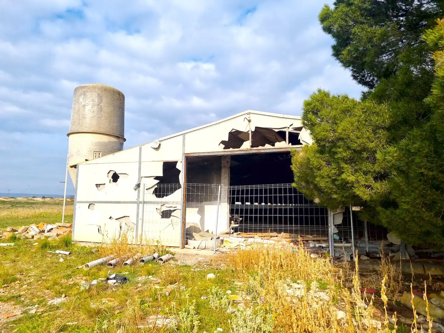 Vista exterior de Terreny industrial en venda en Villanueva de Gállego