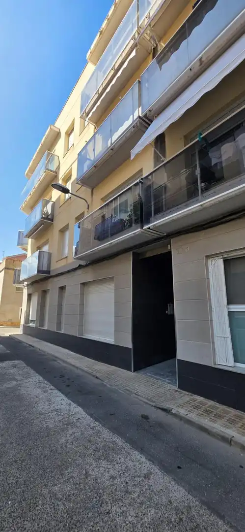 Außenansicht von Erdgeschoss zum Verkauf in L'Ampolla mit Klimaanlage, Terrasse und Möbliert