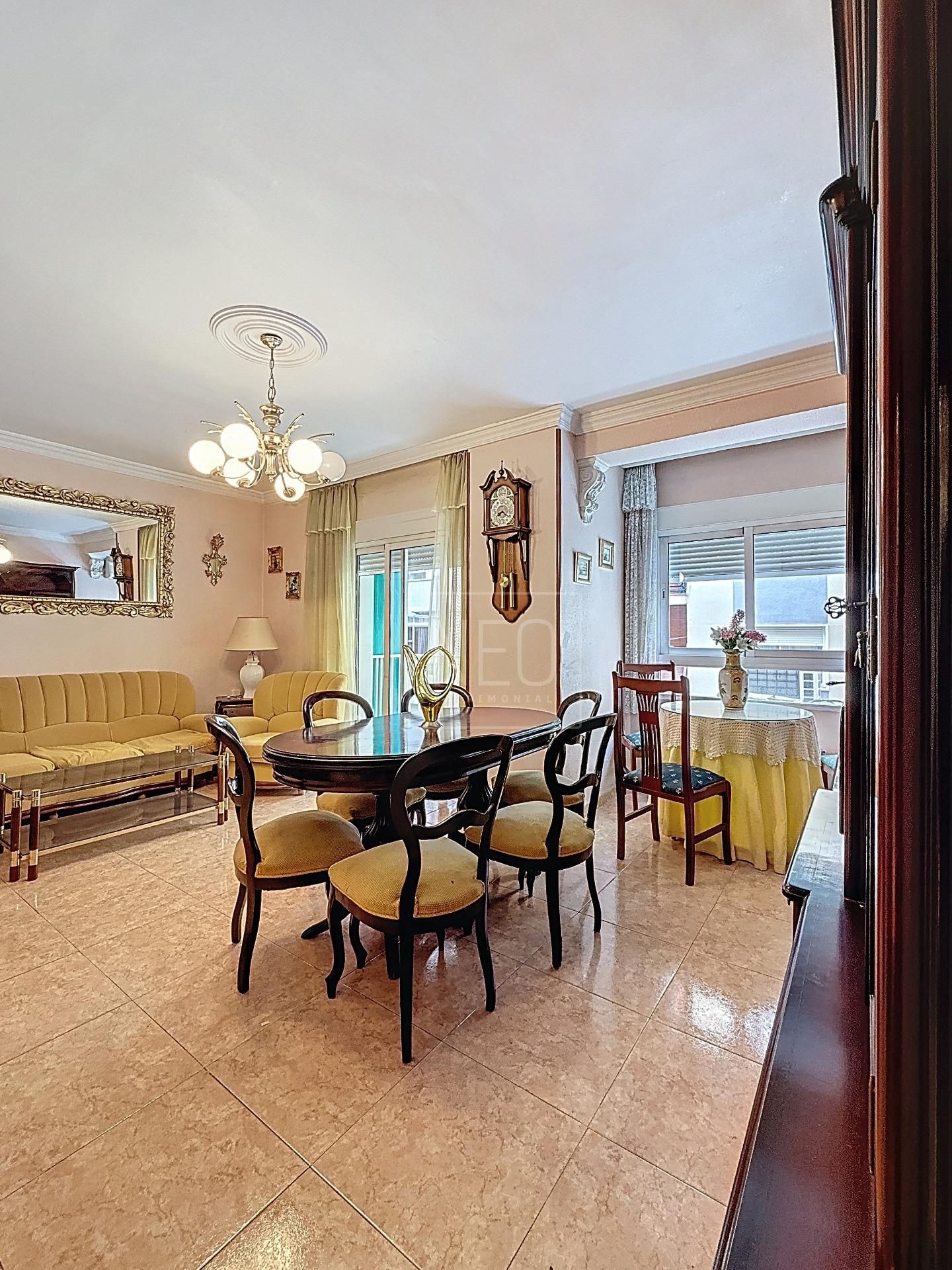 Comedor de Piso en venta en  Granada Capital con Aire acondicionado, Calefacción y Balcón