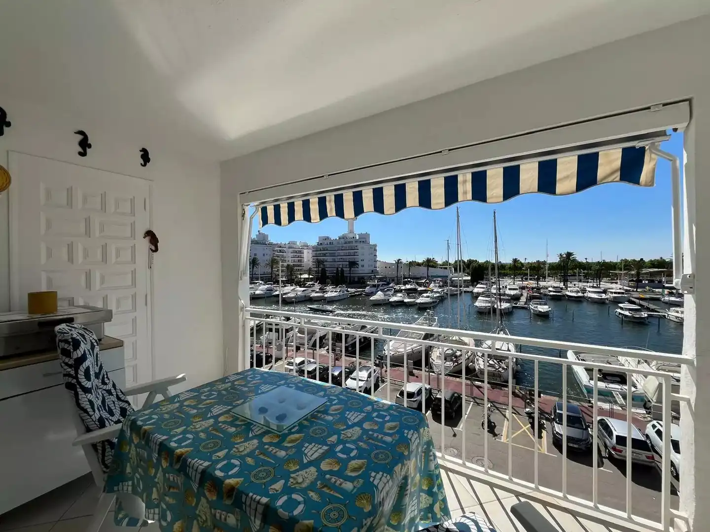 Terraza de Apartamento en venta en Empuriabrava con Terraza y Amueblado