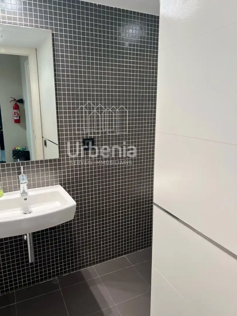 Baño de Local de alquiler en Arenys de Mar con Aire acondicionado