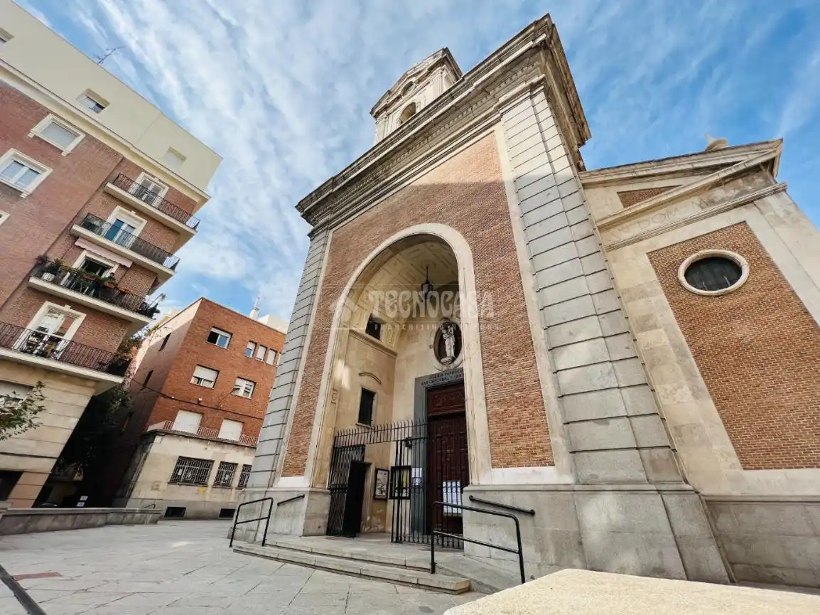 Vista exterior de Pis de lloguer en Madrid amb Calefacció