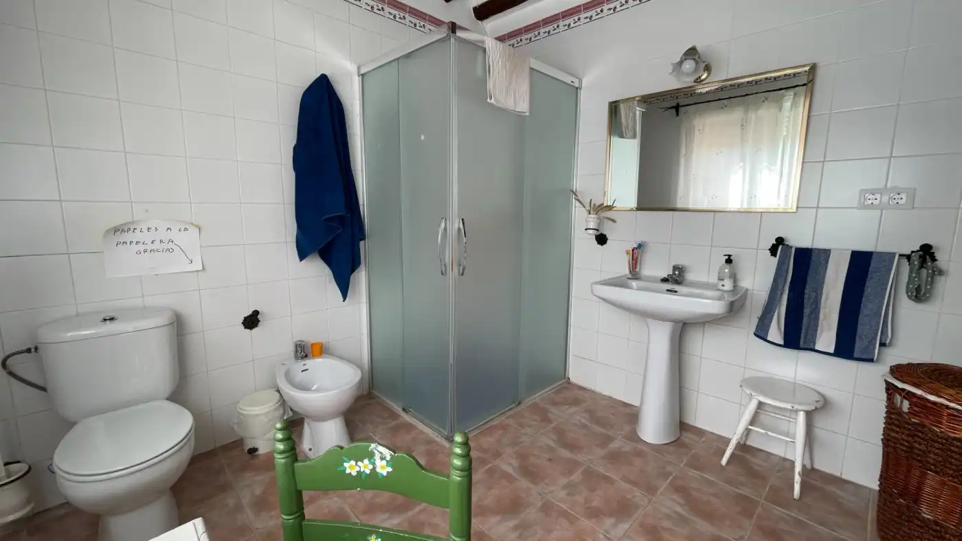 Bany de Casa o xalet en venda en Carcabuey amb Calefacció, Jardí privat i Terrassa