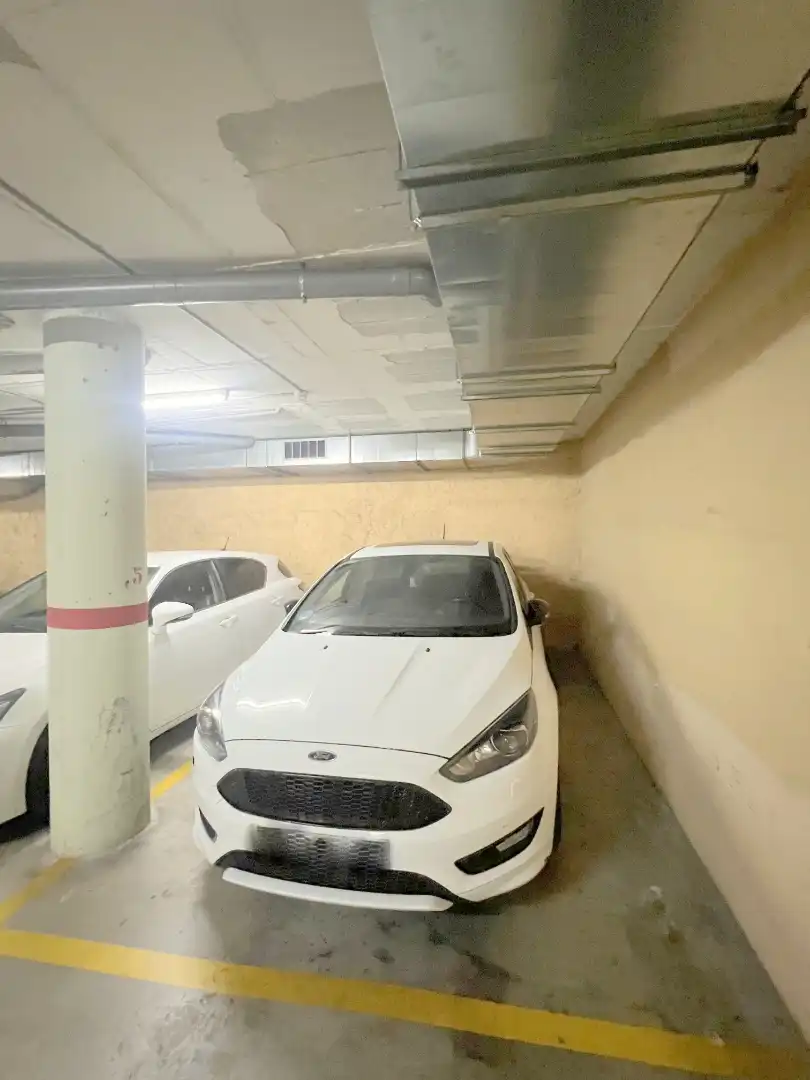 Parking de Piso de alquiler en Mataró con Aire acondicionado, Calefacción y Parquet