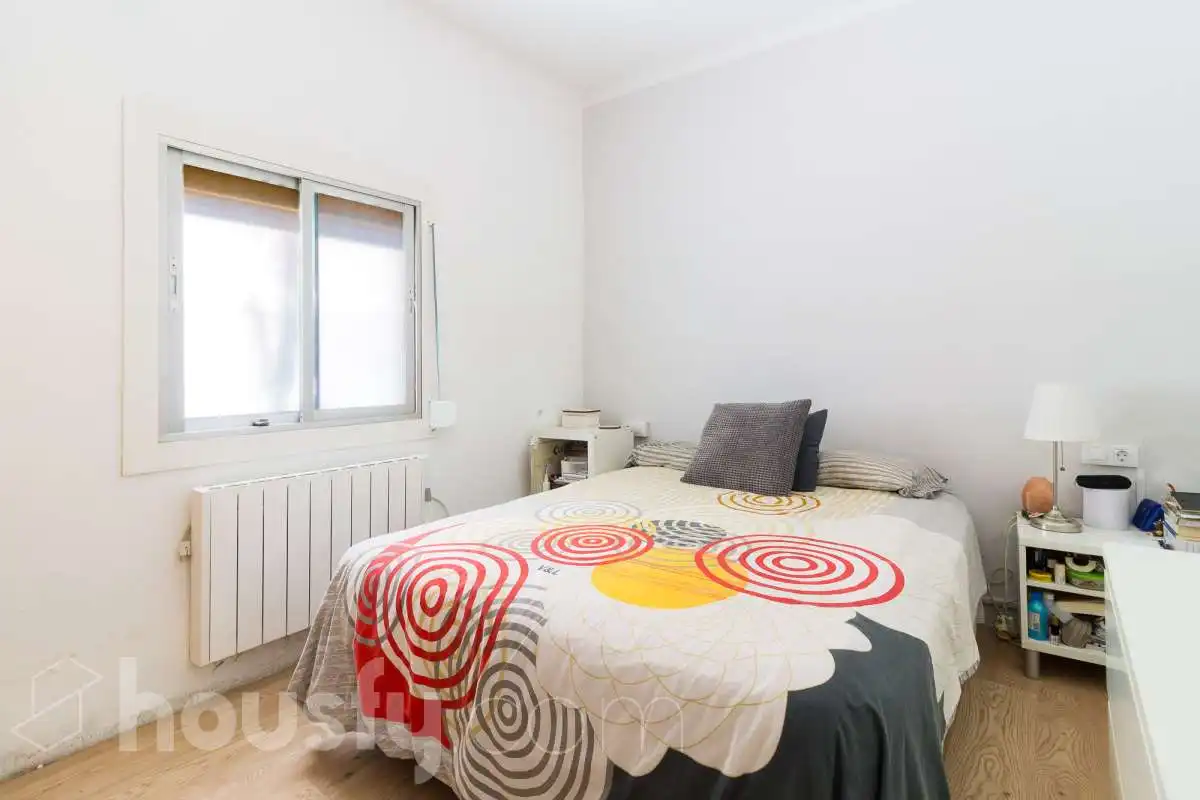 Schlafzimmer von Erdgeschoss zum Verkauf in Barcelona mit Heizung, Parkett und Terrasse