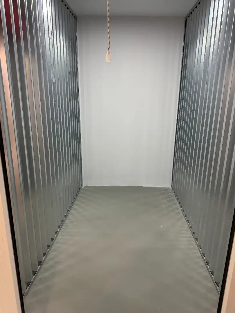 Habitación de Trastero de alquiler en  Madrid Capital