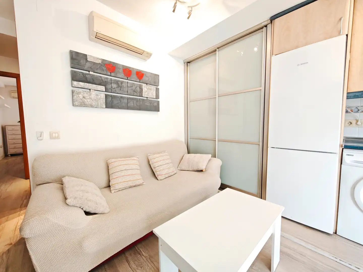 Sala de estar de Piso de alquiler en Madrid con Aire acondicionado, Terraza y Trastero