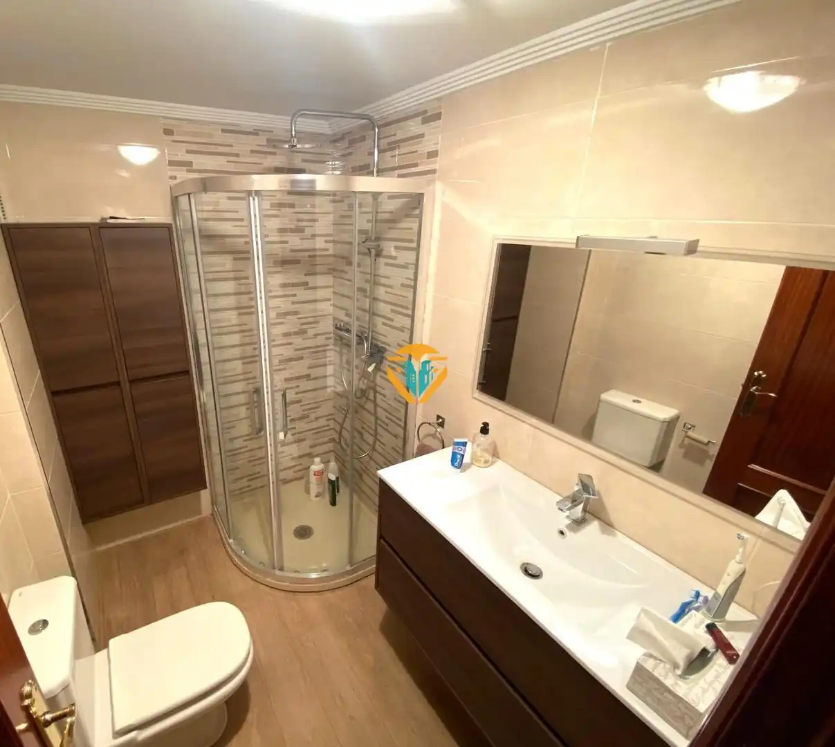 Bany de Apartament en venda en Benidorm amb Aire condicionat, Parquet i Moblat