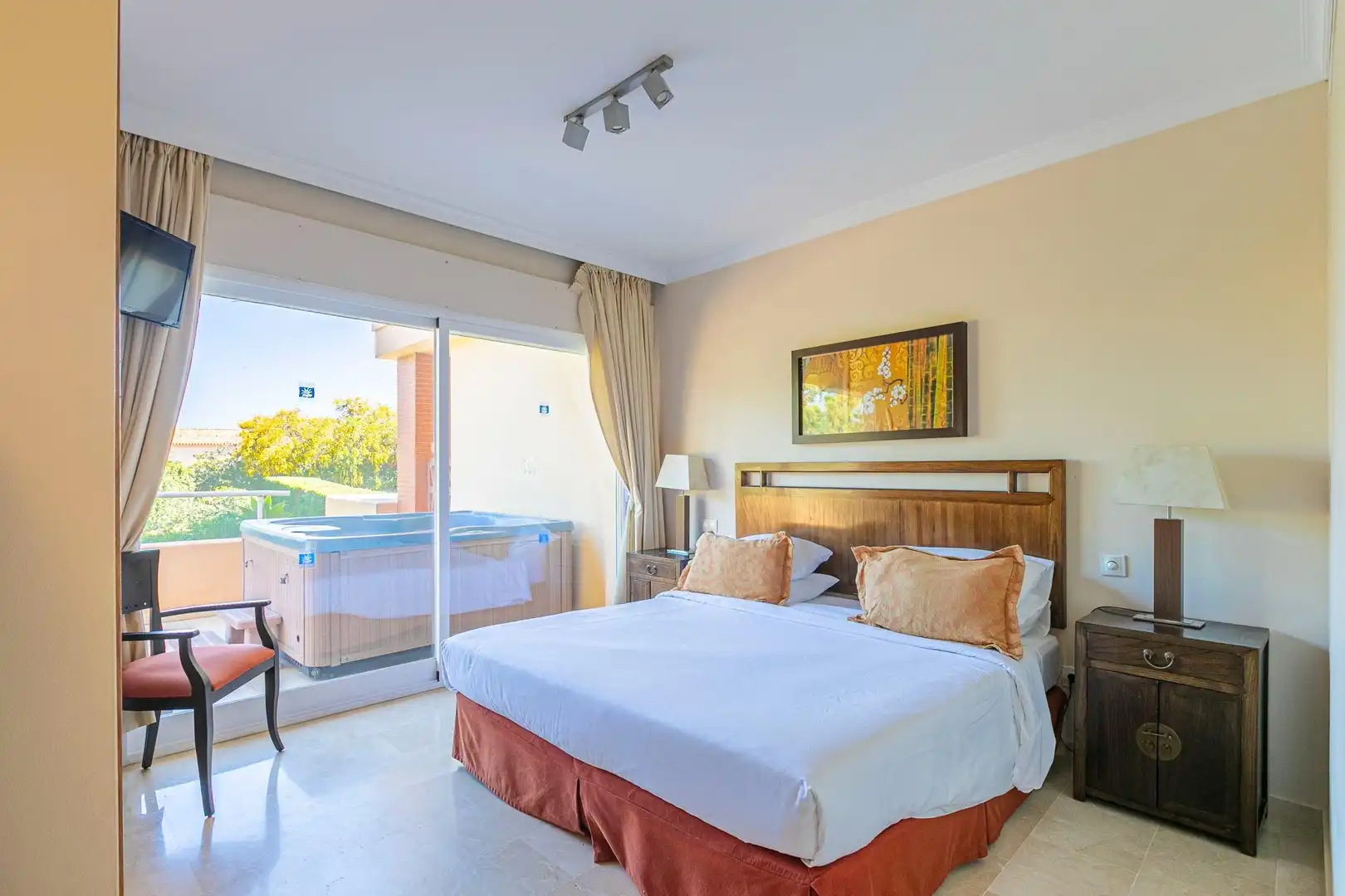 Dormitori de Planta baixa en venda en Mijas amb Aire condicionat, Jardí privat i Terrassa
