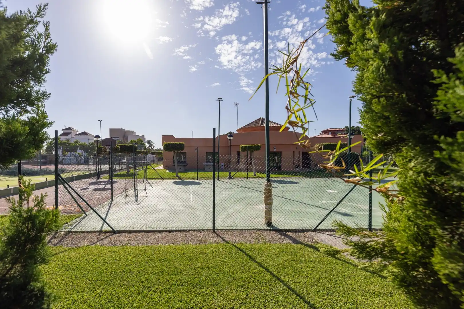Außenansicht von Dachboden zum Verkauf in Motril mit Klimaanlage, Terrasse und Abstellraum