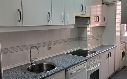 Kitchen of Flat for sale in  Madrid Capital  with Heating, Terrace and Furnished