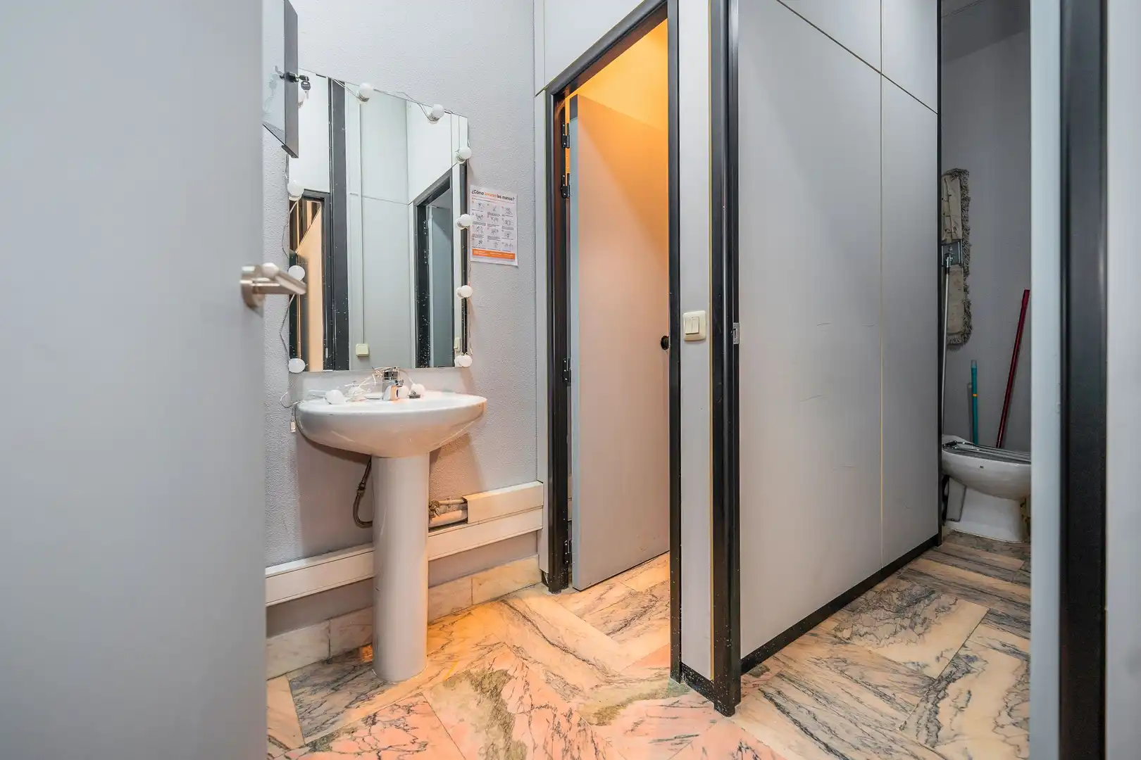 Baño de Oficina en venta en Madrid con Aire acondicionado y Calefacción