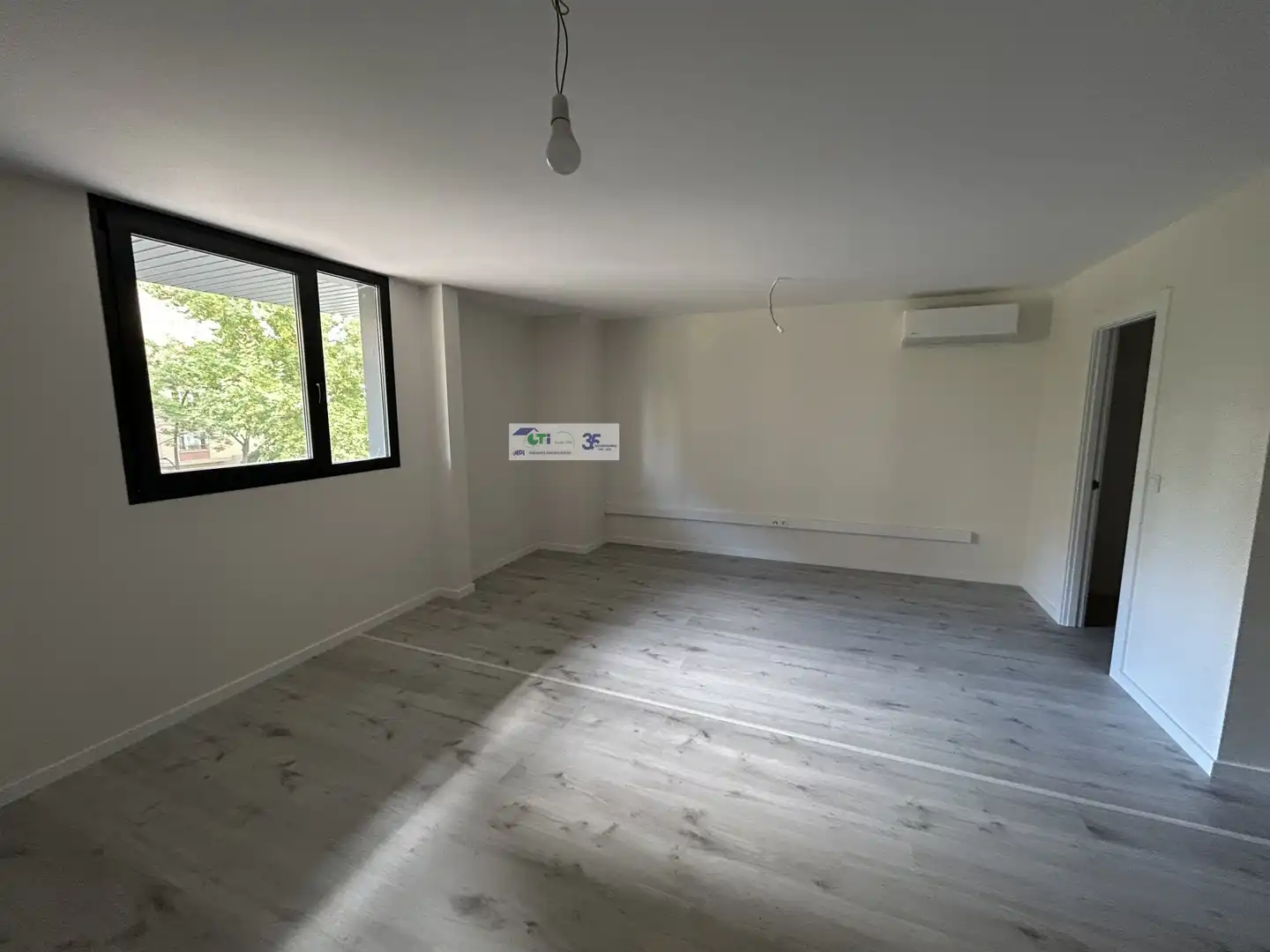 Habitación de Oficina en venta en Zaragoza
