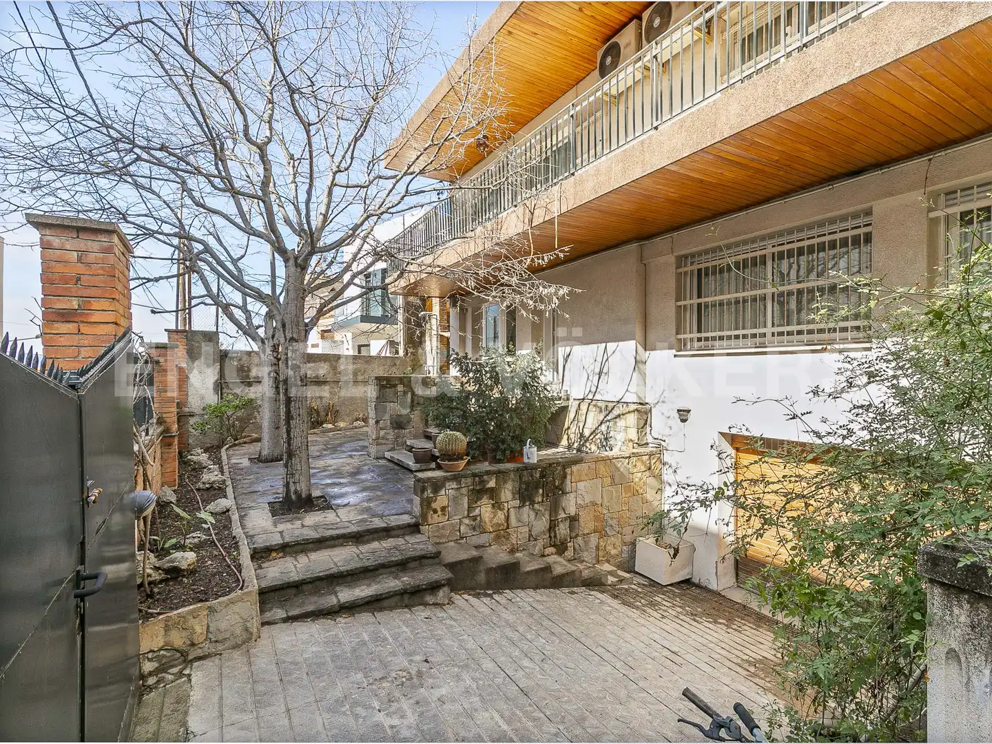 Vista exterior de Casa o chalet en venta en Sant Just Desvern con Aire acondicionado, Calefacción y Parquet