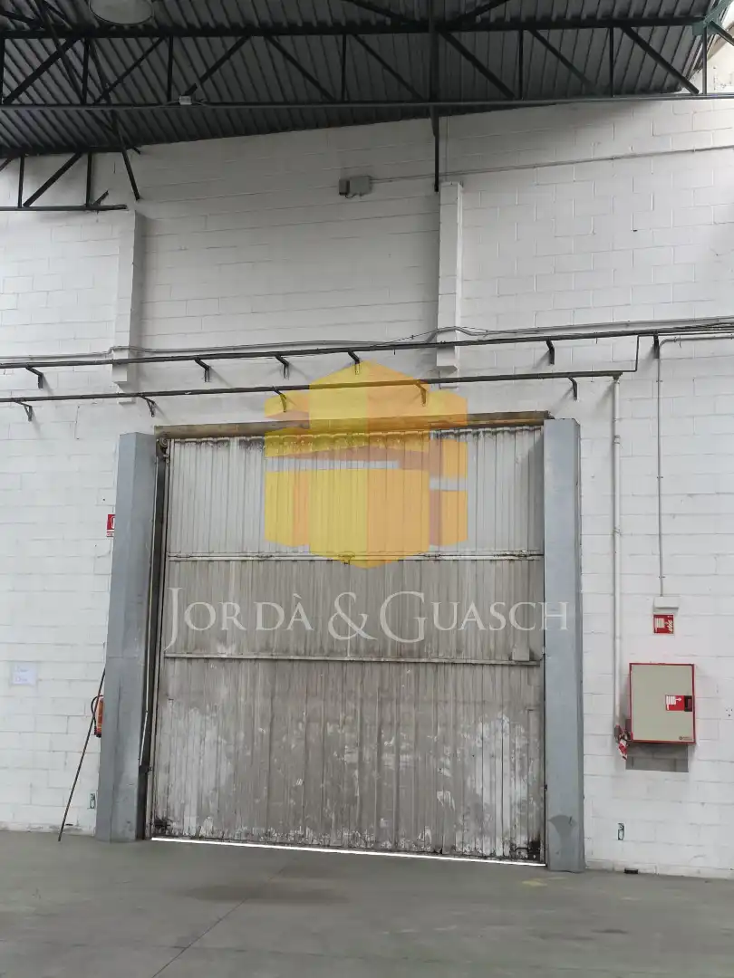 Industrial building with lift to rent in Carrer Química 30, imagen 5