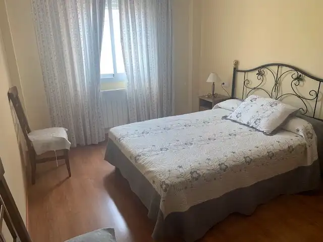 Habitación de Piso de alquiler en Puertollano con Aire acondicionado, Calefacción y Amueblado