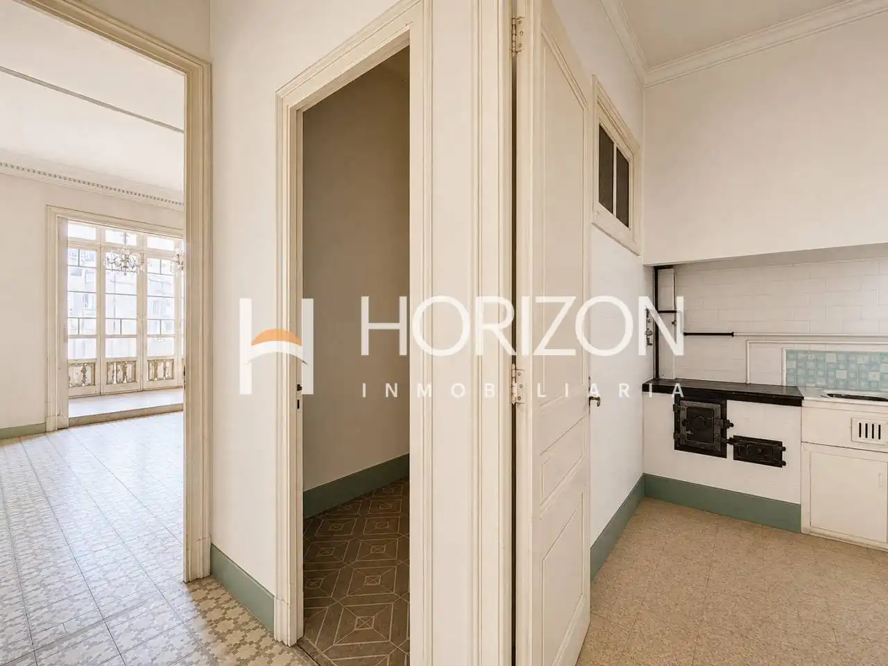 Flat for sale in Barcelona  with Terrace, Storage room and Balcony