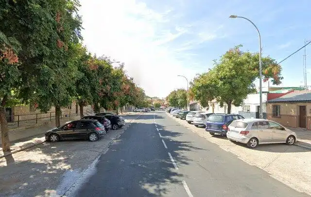 Außenansicht von Einfamilien-Reihenhaus zum Verkauf in Sevilla