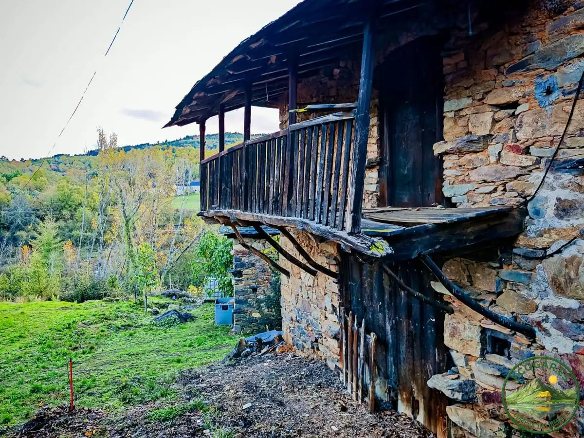 Vista exterior de Casa adosada en venda en Toreno