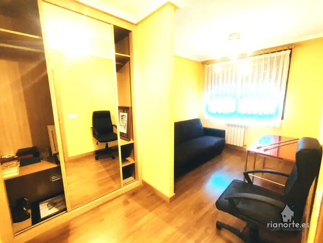 Bedroom of Flat for sale in Langreo  with Heating, Storage room and Furnished