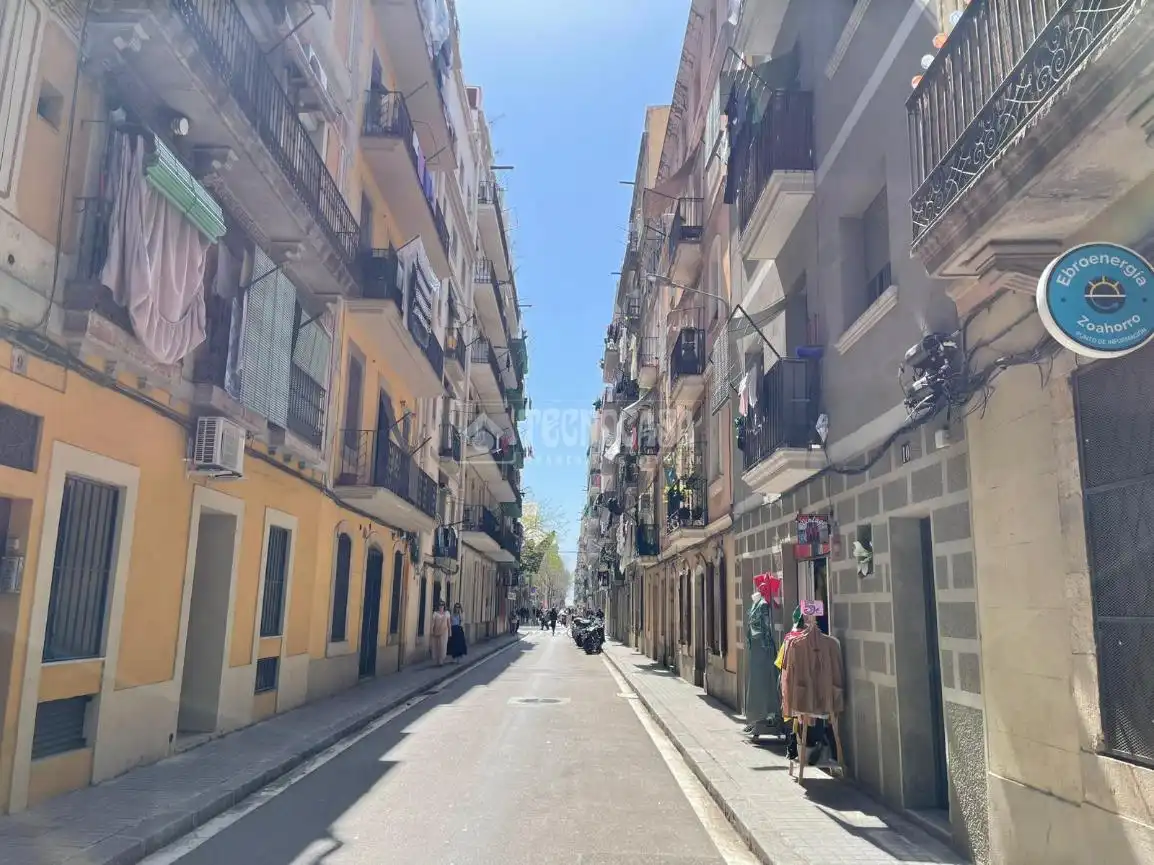 Außenansicht von Wohnung zum Verkauf in Barcelona mit Balkon