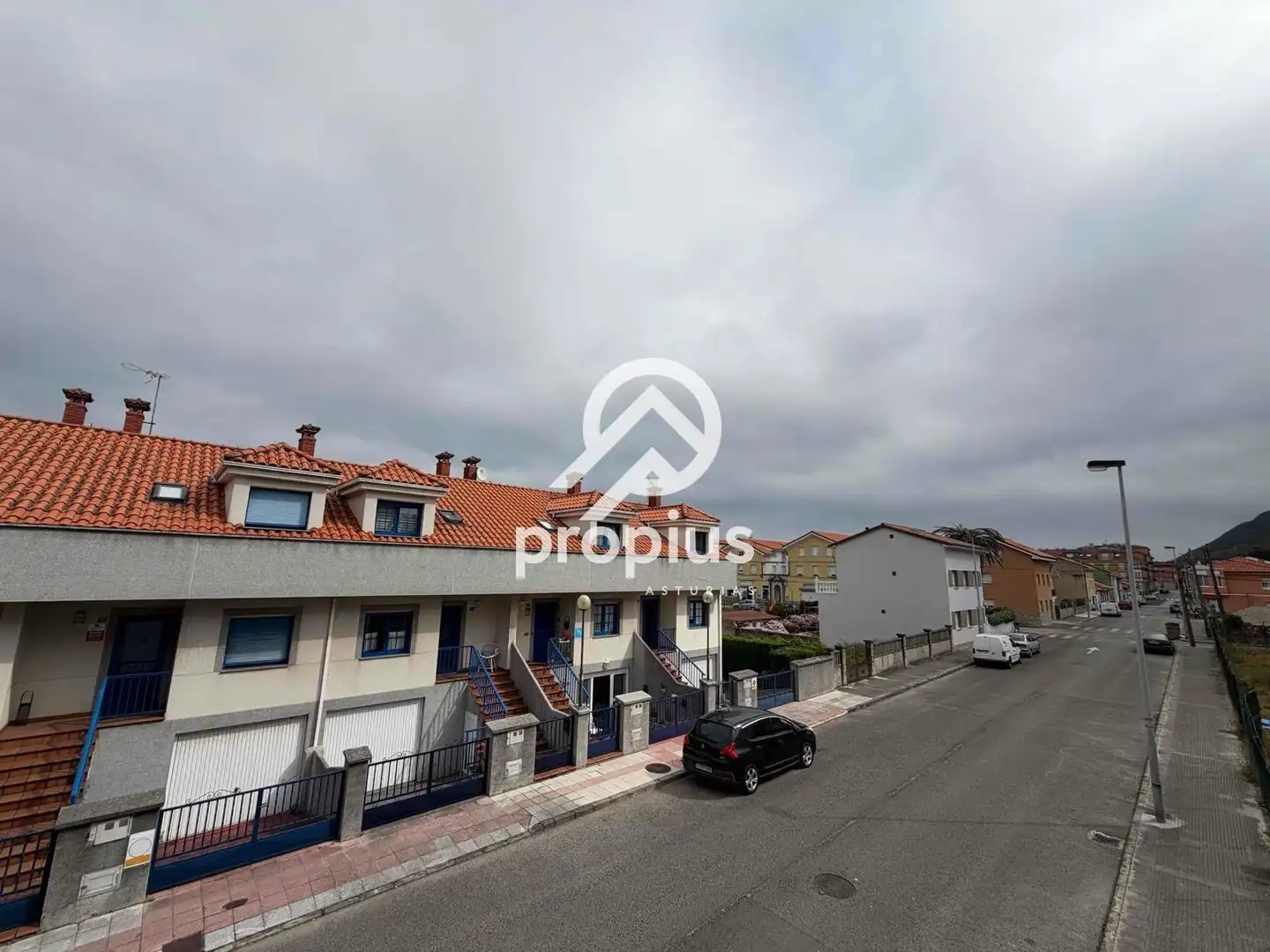 Vista exterior de Piso en venta en Soto del Barco con Calefacción, Trastero y Amueblado
