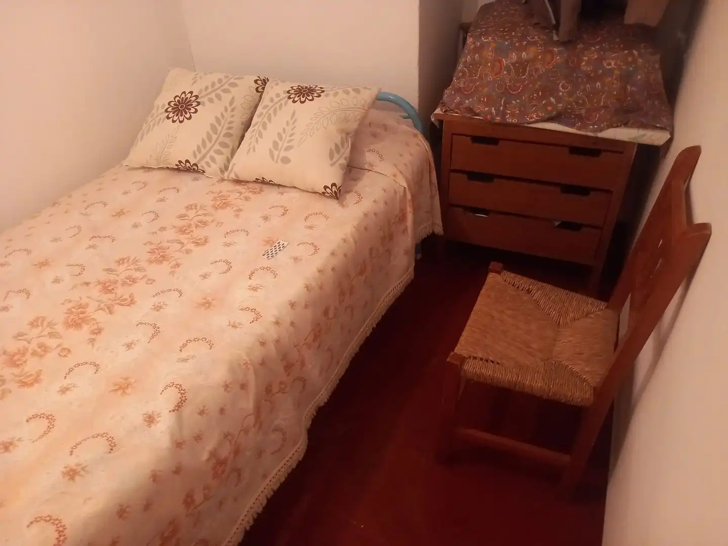 Dormitori de Casa o xalet de lloguer en El Burgo