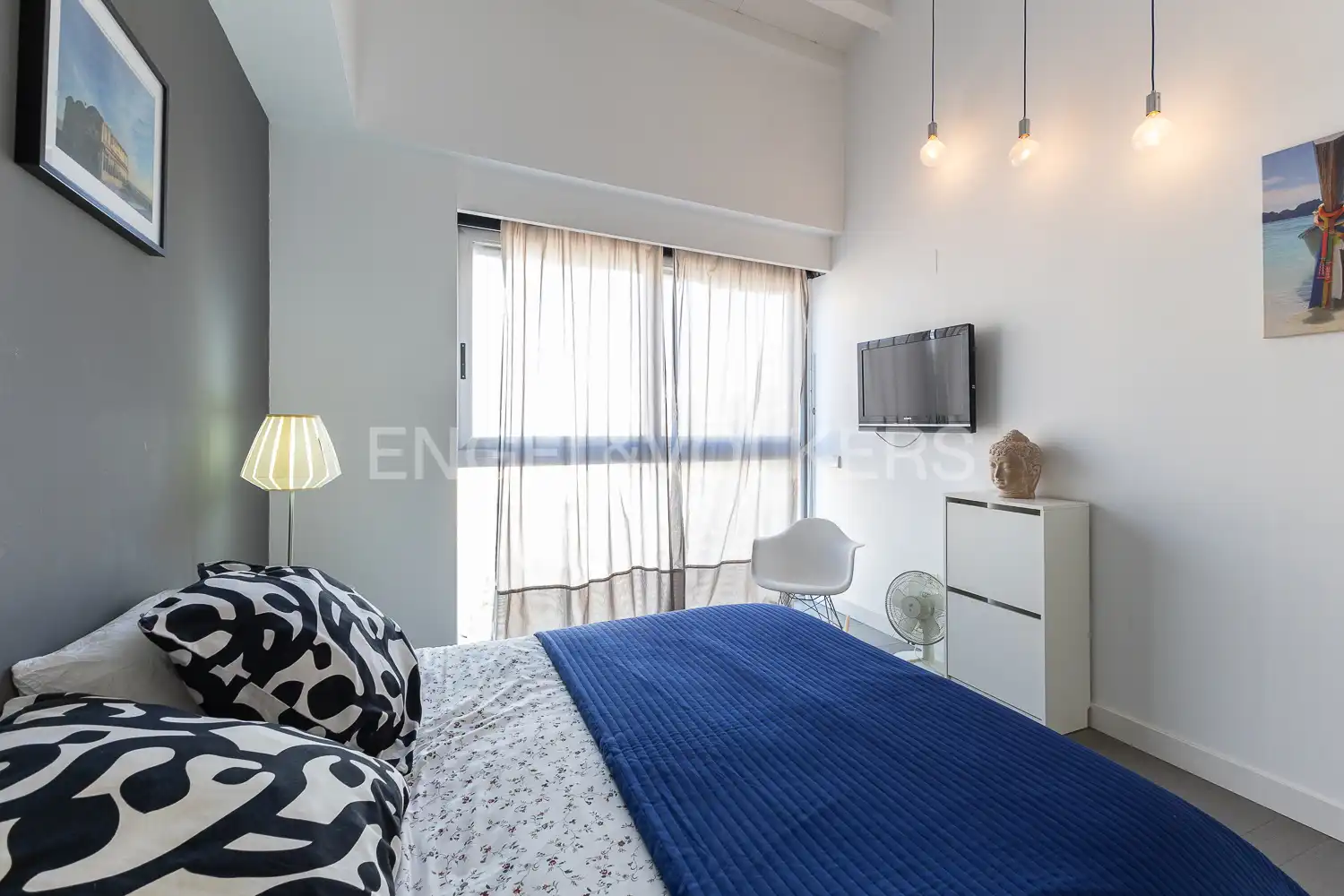 Wohnung zur Miete in Calle Isabel de Villena, La Malva-rosa