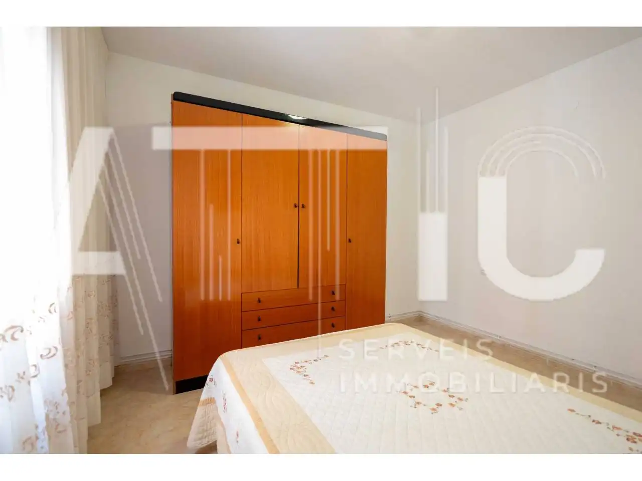 Habitación de Piso en venta en Sabadell con Calefacción y Balcón