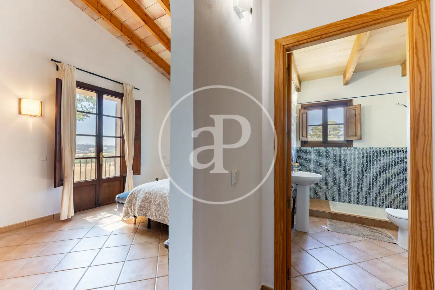 Bathroom of Houses for rent in Sencelles  with Air Conditioner, Heating and Private garden