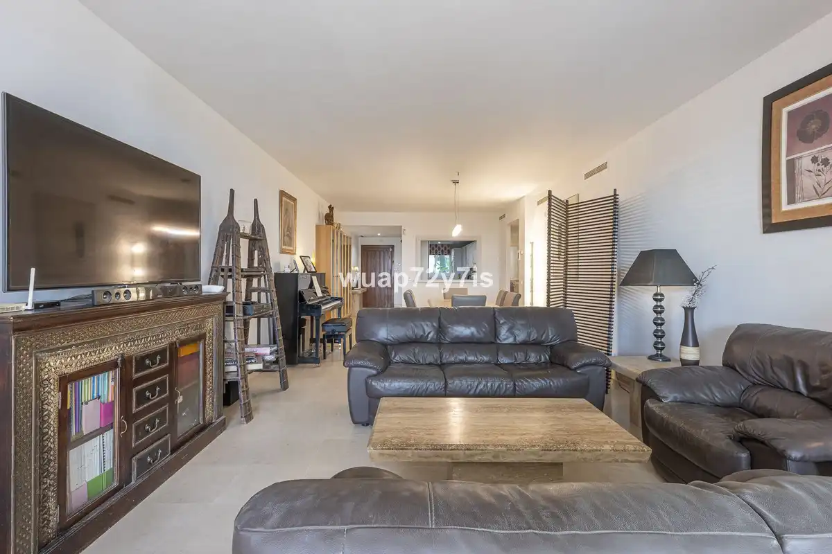 Piso con ascensor en venta en Nueva Andalucía, imagen 4