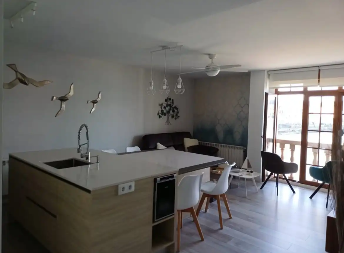 Cuina de Apartament en venda en A Illa de Arousa  amb Traster i Moblat