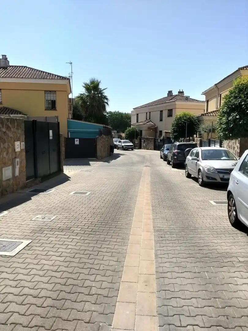 Parking de Casa o chalet en venta en Tomares con Aire acondicionado, Calefacción y Terraza
