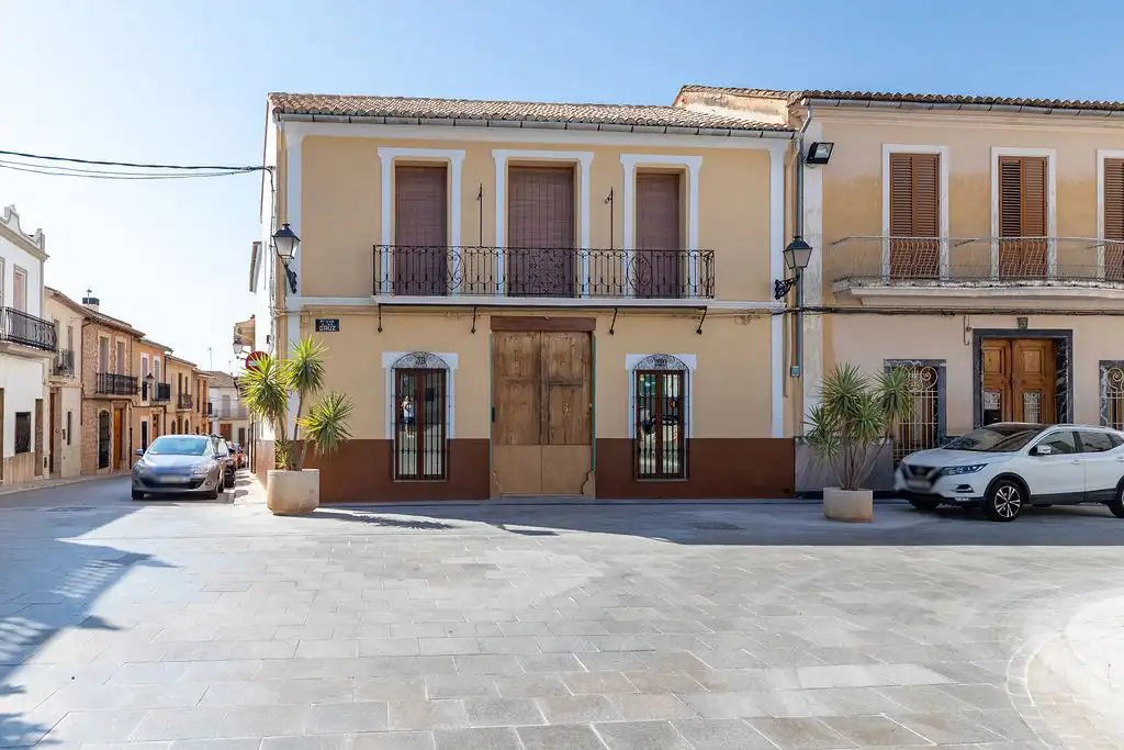 Exterior view of Commercial properties for sale in Llombai