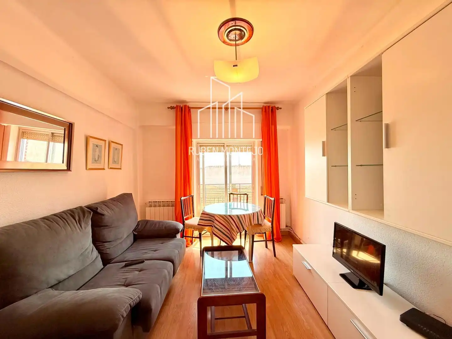 Living room of Flat for rent in Salamanca  with Heating, Terrace and Furnished