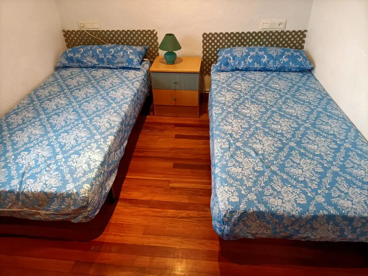 Habitación de Casa o chalet de alquiler en Sopuerta con Calefacción, Terraza y Balcón