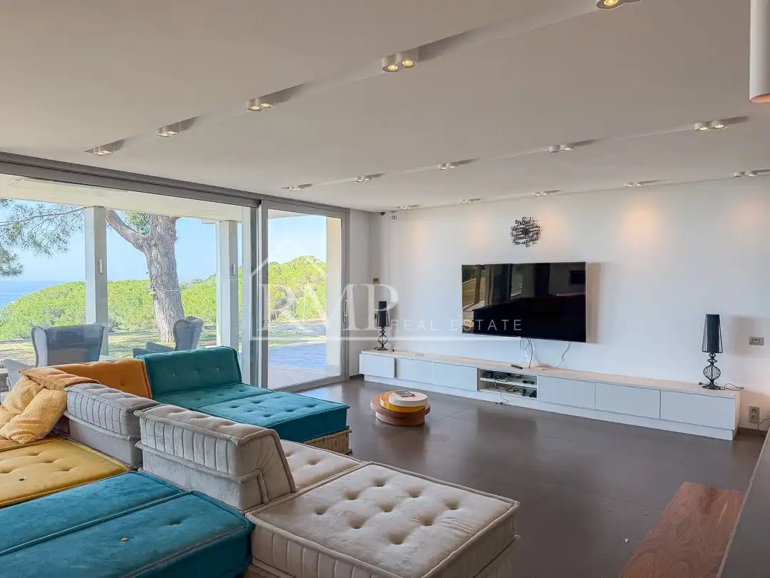 Sala de estar de Casa o chalet en venta en Arenys de Mar con Aire acondicionado, Calefacción y Jardín privado