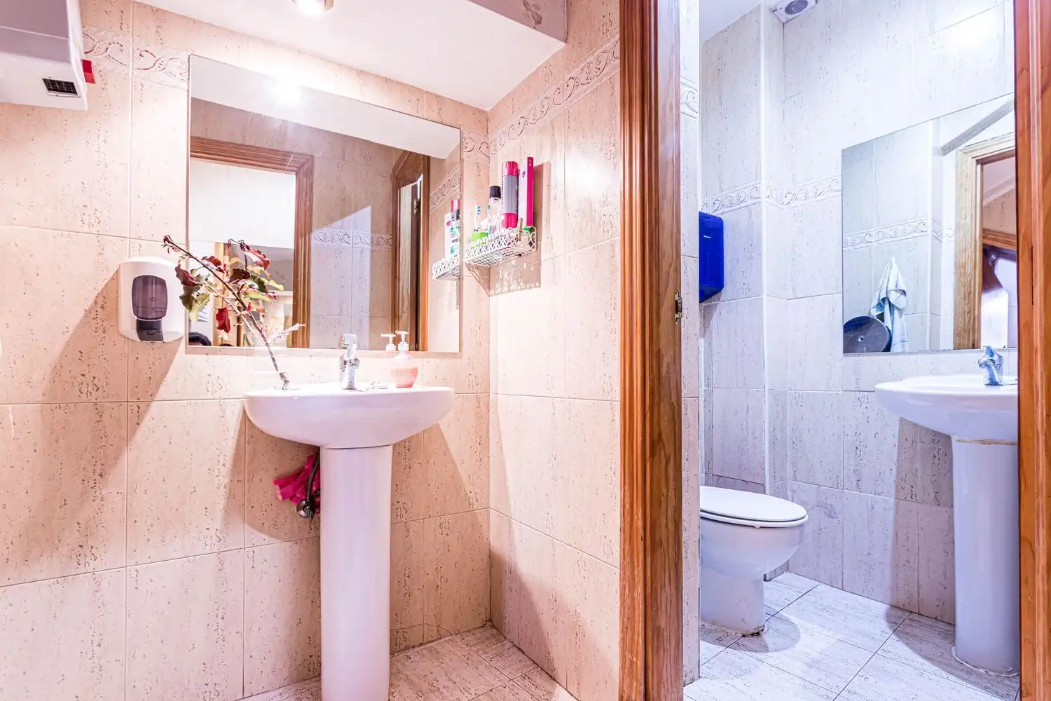 Bathroom of Houses for sale in Fuentelencina  with Air Conditioner and Storage room