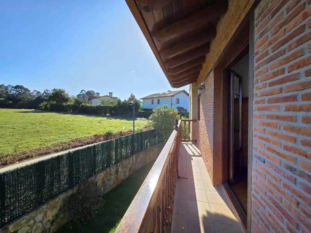 Terrassa de Casa adosada en venda en Ribamontán al Monte amb Calefacció, Jardí privat i Terrassa