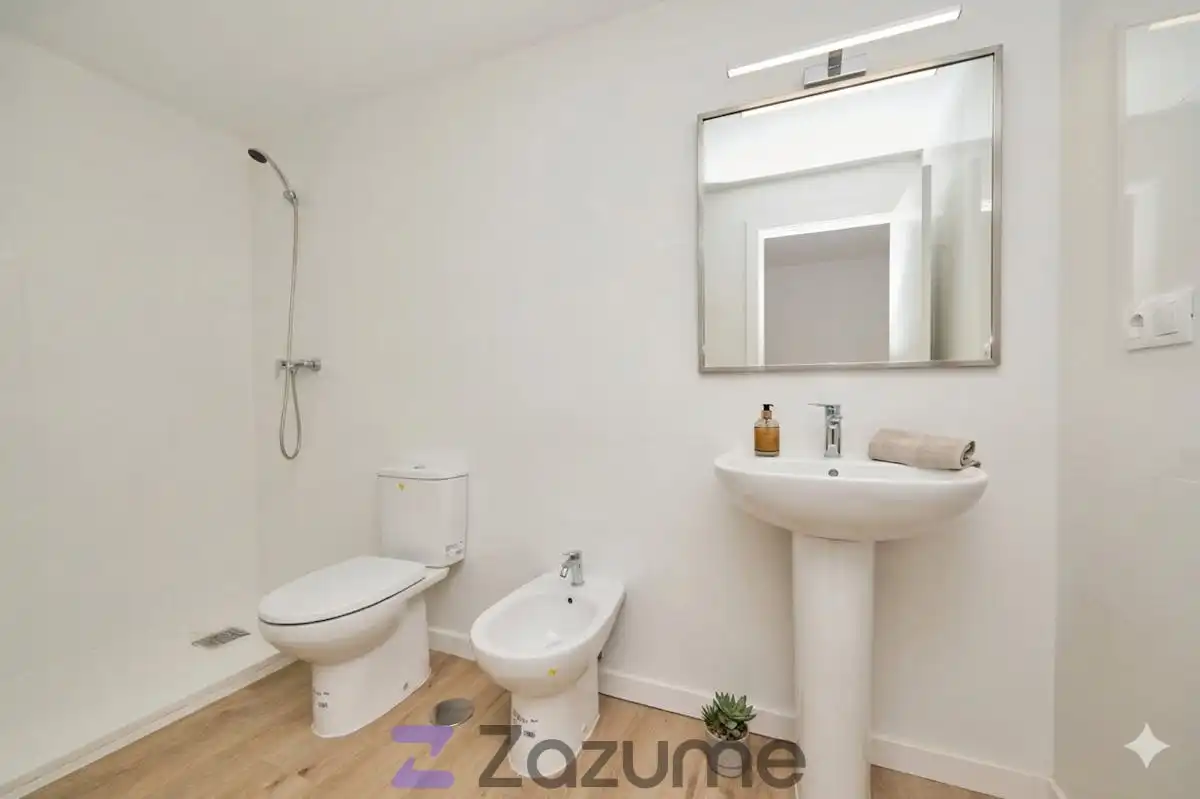 Bathroom of Flat for rent in Cenes de la Vega  with Air Conditioner, Heating and Private garden