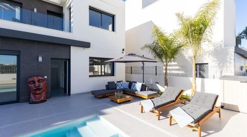 VILLA DE 3 DORMITORIOS Y 2 BAÑOS EN ALGORFA ALICANTE, imagen 2