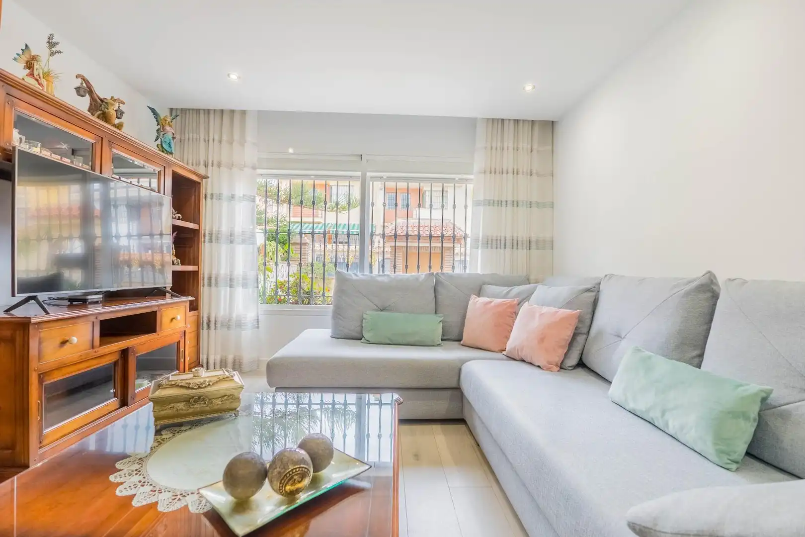 Living room of Houses for sale in Málaga  with Air Conditioner, Heating and Terrace