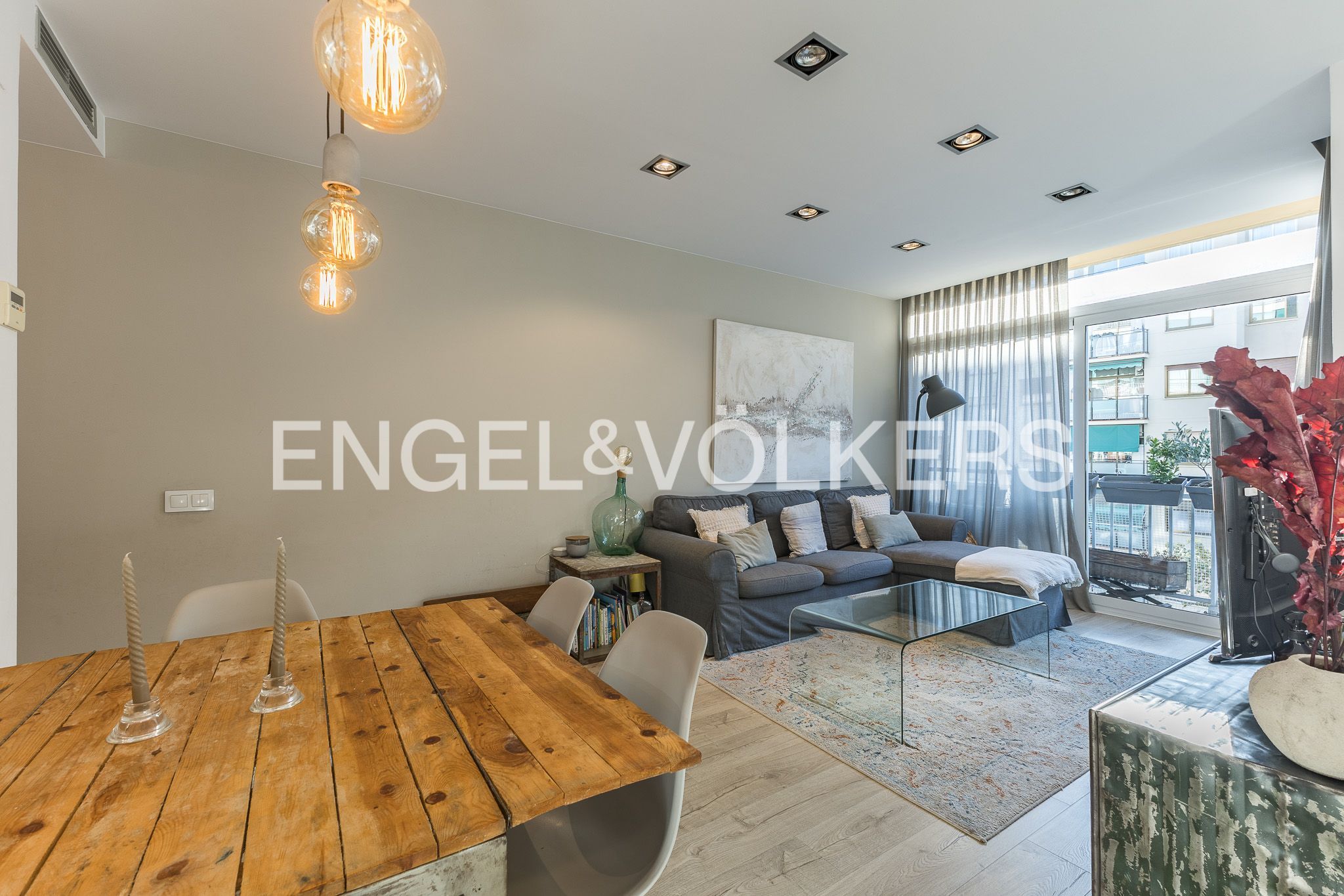 Living room of Apartment for sale in  Barcelona Capital  with Air Conditioner, Heating and Balcony