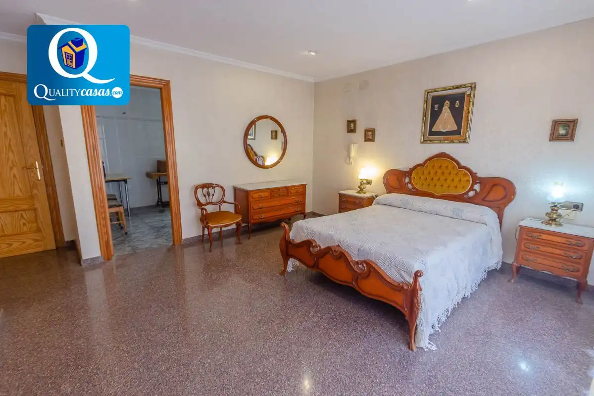 Habitación de Casa o chalet en venta en Villena con Calefacción, Terraza y Trastero