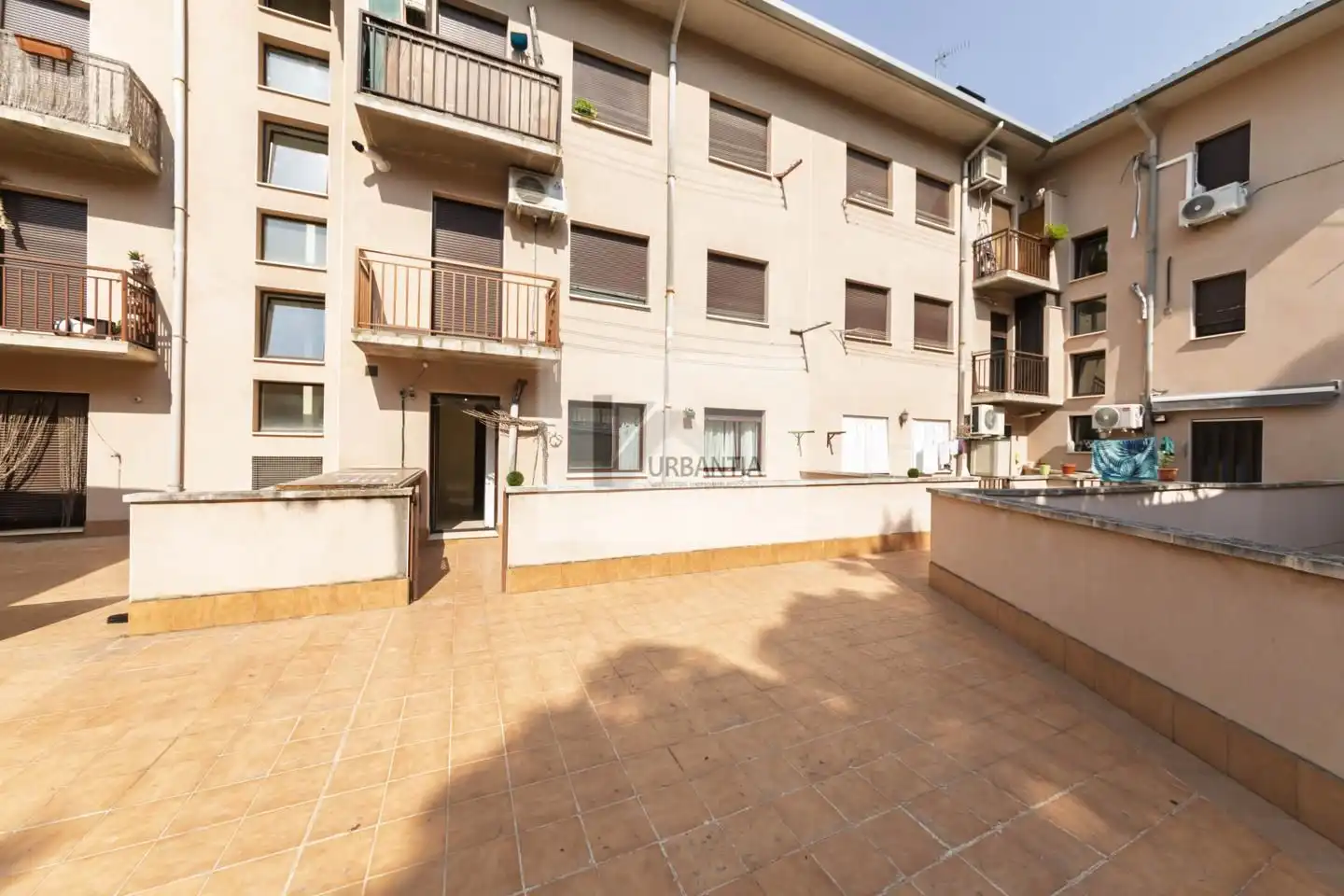 Vista exterior de Planta baja en venta en Larraga con Calefacción, Parquet y Terraza