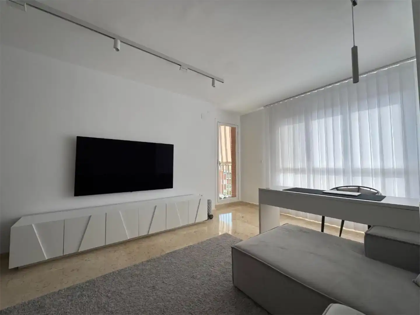 Living room of Flat for sale in Paterna  with Air Conditioner, Swimming Pool and Balcony